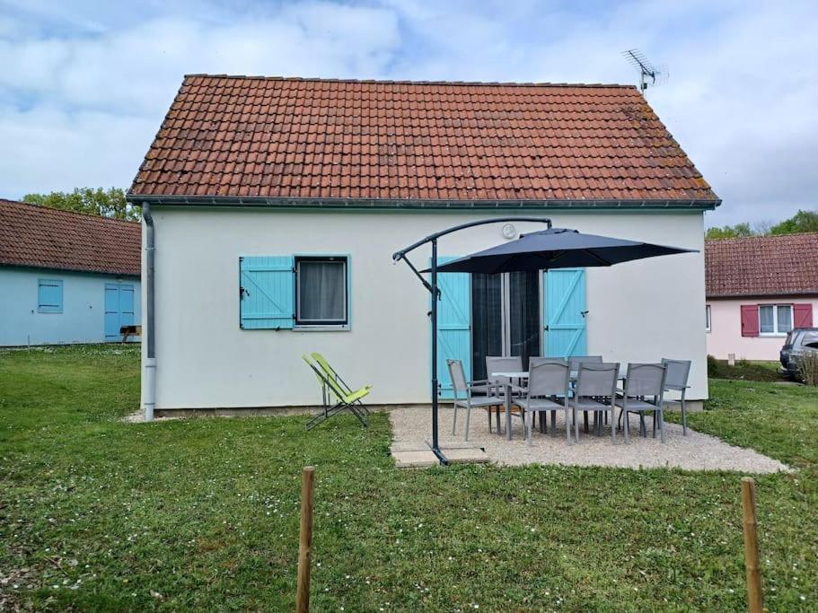 La Maison Bleu Du Lac De Celine Giffaumont-Champaubert Luaran gambar