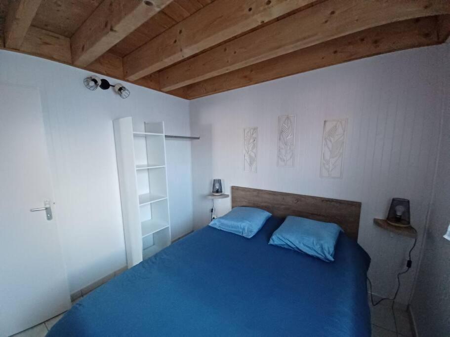 La Maison Bleu Du Lac De Celine Giffaumont-Champaubert Luaran gambar