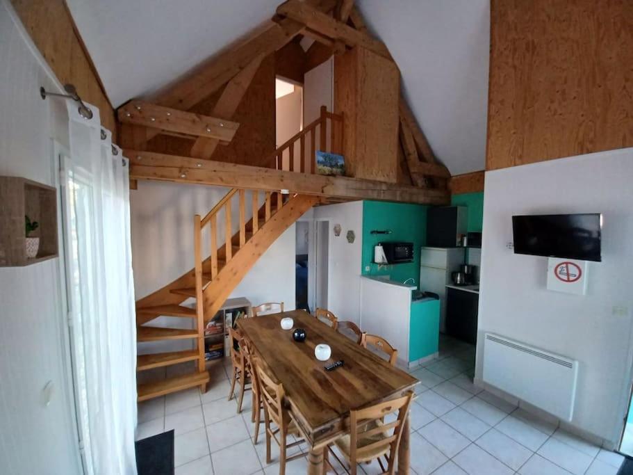 La Maison Bleu Du Lac De Celine Giffaumont-Champaubert Luaran gambar